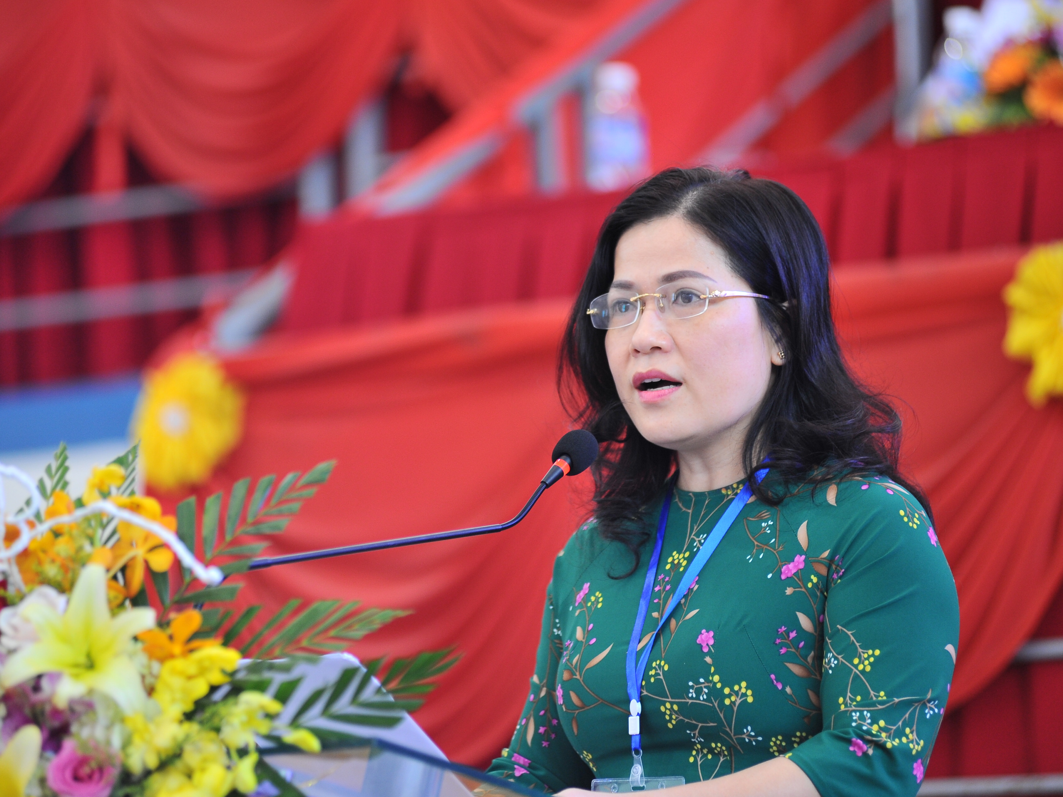 Đồng chí Nguyễn Thị Kim Chi, Giám đốc Sở Giáo dục và Đào tạo phát biểu tại buổi lễ. Ảnh: Thành Cường