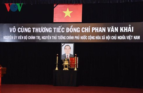 Lễ truy điệu nguyên Thủ tướng Phan Văn Khải được tổ chức trọng thể lúc 7h30 hôm nay (22/3) tại Hội trường Thống Nhất, TP HCM