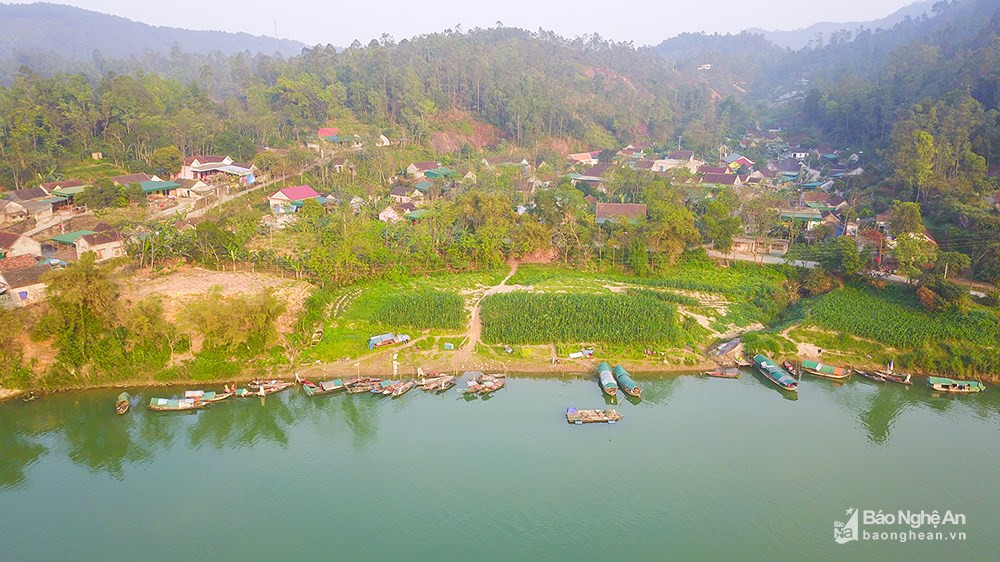 Nghệ An hôm nay hửng nắng. Trong ảnh: Bình yên một dải Lam giang. Ảnh tư liệu