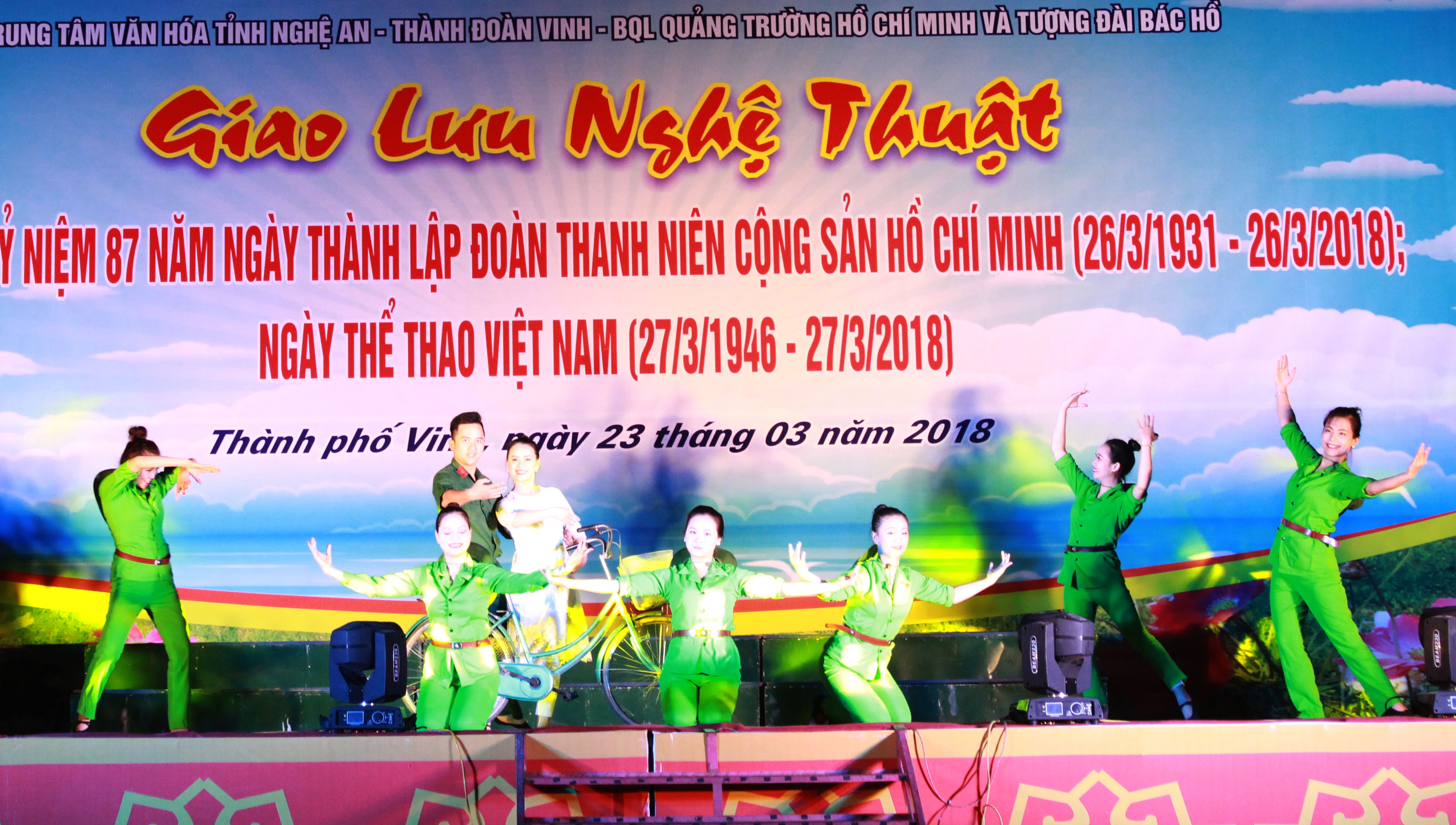 Tiết mục văn nghệ của Tốp múa trường Mầm non Hoa Sen. Ảnh: Phương Thúy