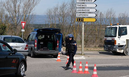 Cảnh sát Pháp phong tỏa hiện trường vụ tấn công. Ảnh: AFP.