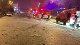 Quốc lộ 1A đầy mảnh vỡ sau vụ nổ nhà hàng nướng không khói BBQ tại Nghệ An