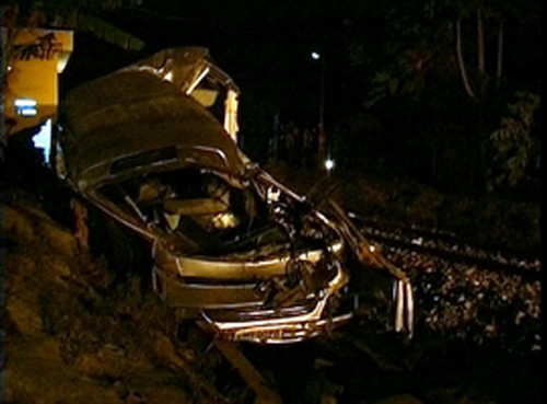 Một vụ tai nạn nghiêm trọng đã xảy ra vào lúc 23g tối 8/2/2007 tại địa phận xã Cam Thịnh Đông, thị xã Cam Ranh- tỉnh Khánh Hòa, giữa xe khách mang biển số 49H-9076 và tàu hỏa SE1 tuyến Hà Nội - Sài Gòn. Theo tin ban đầu đã có 13 người thiệt mạng tại chỗ (trong đó có lái xe) và 25 người bị thương. Số người chết ghi nhận ban đầu đều ở trên xe khách.