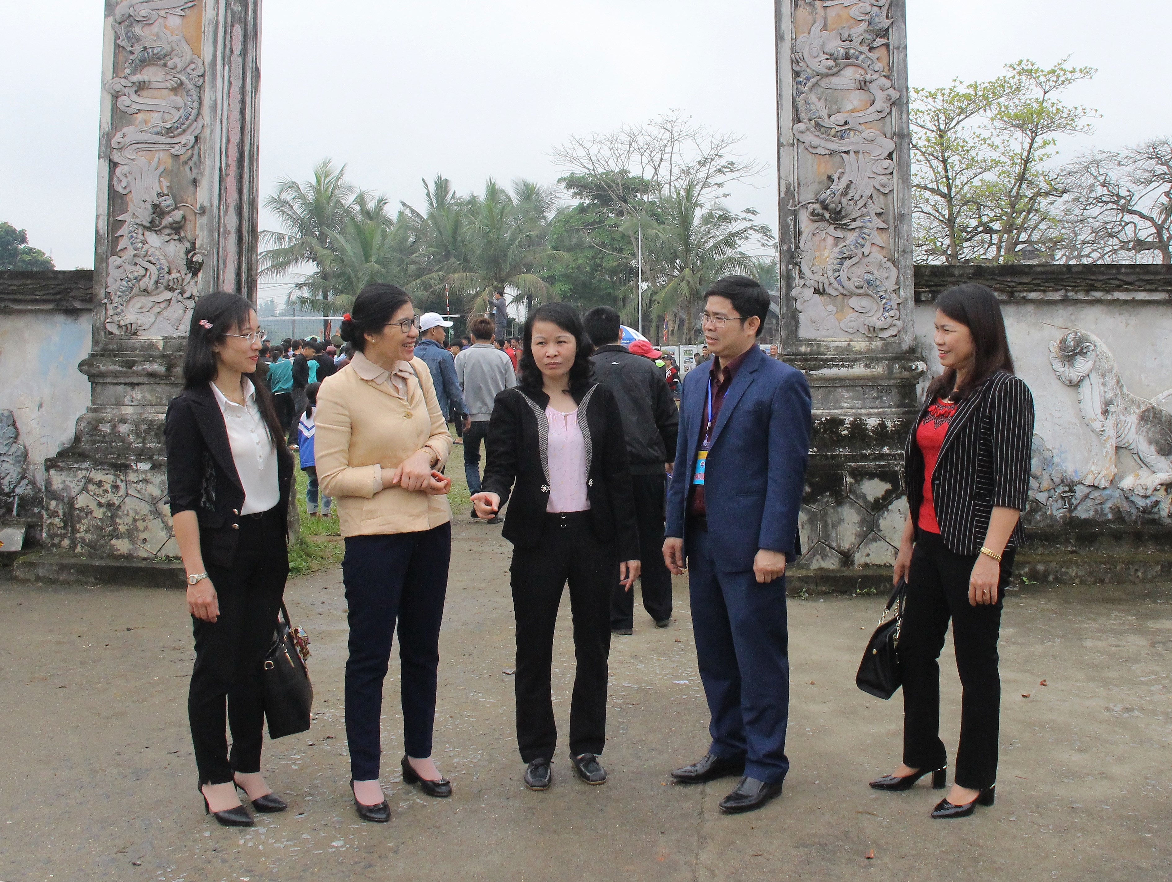 Đoàn khảo sát của HĐND tỉnh trao đổi với lãnh đạo UBND huyện Thanh Chương một số vấn đề cần lưu tâm tại lễ hội