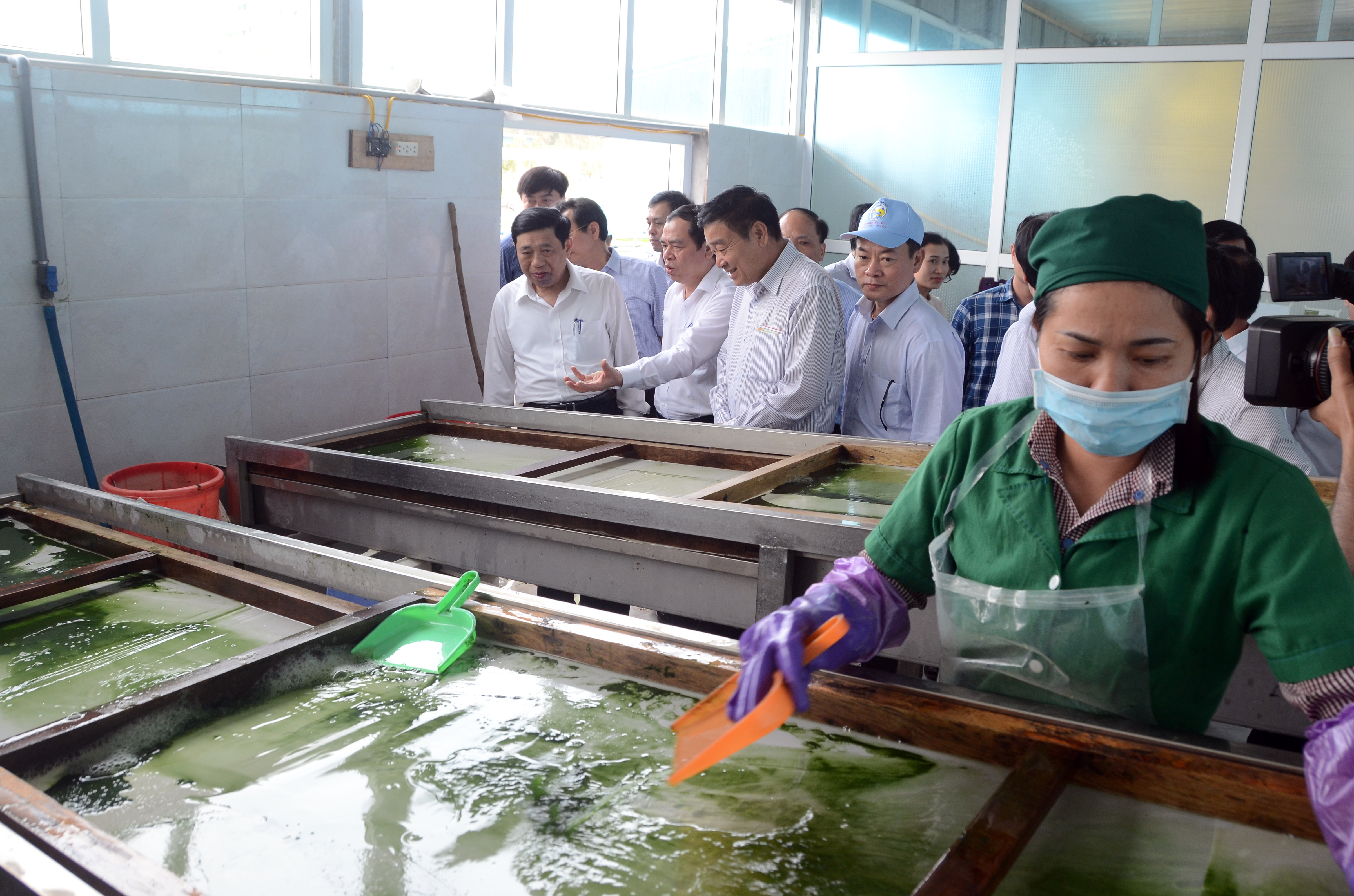 Công ty này được sự hỗ trợ của Viện công nghệ sinh học (Viện hàn làm khoa học Việt Nam) trong công nghệ sản xuất các loại dược phẩm chất lượng cao như tảo xoắn, đông trùng hạ thảo.
