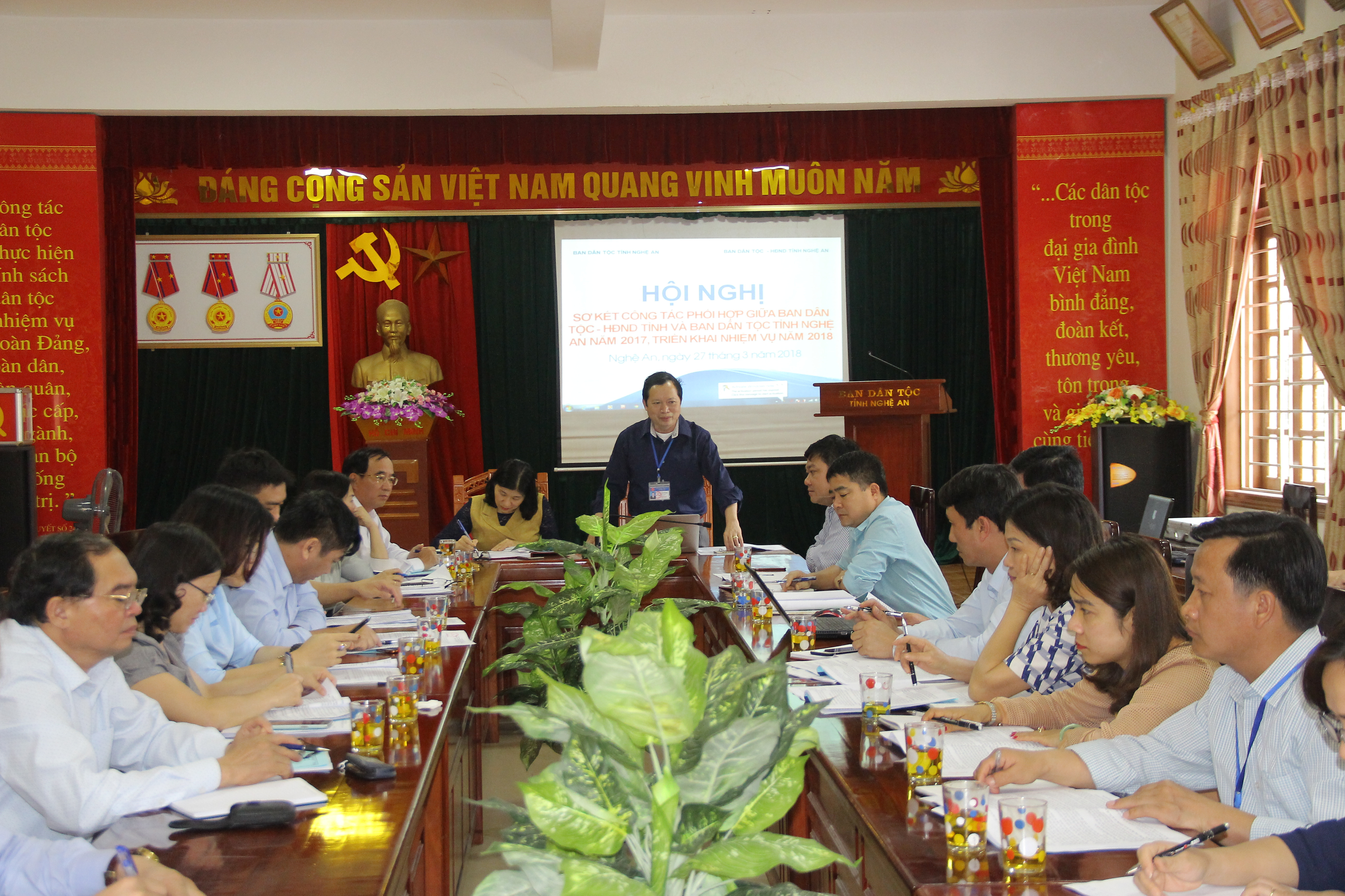 Trưởng ban Dân tộc tỉnh Lương Thanh Hải chia sẻ những khó khăn, bất cập trong việc triển khai các chính sách dân tộc
