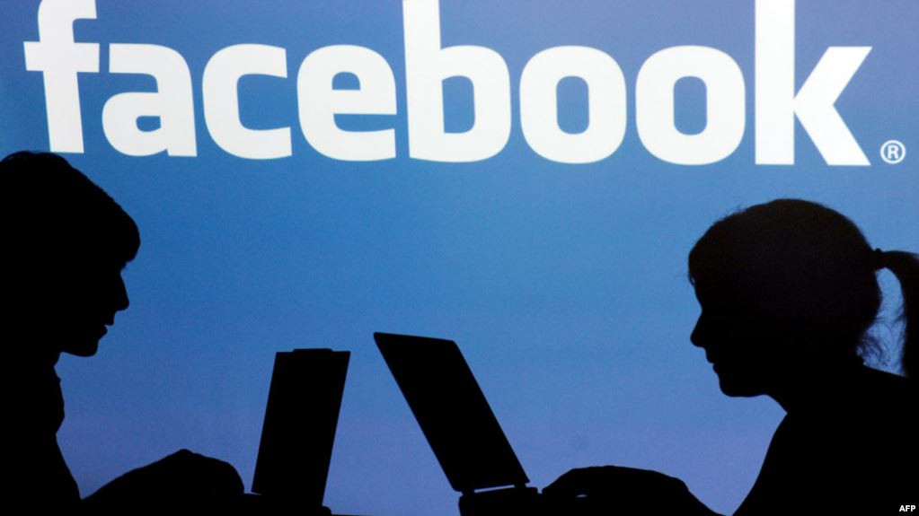 Facebook bị cáo buộc thu thập dữ liệu cuộc gọi và tin nhắn của người dùng.