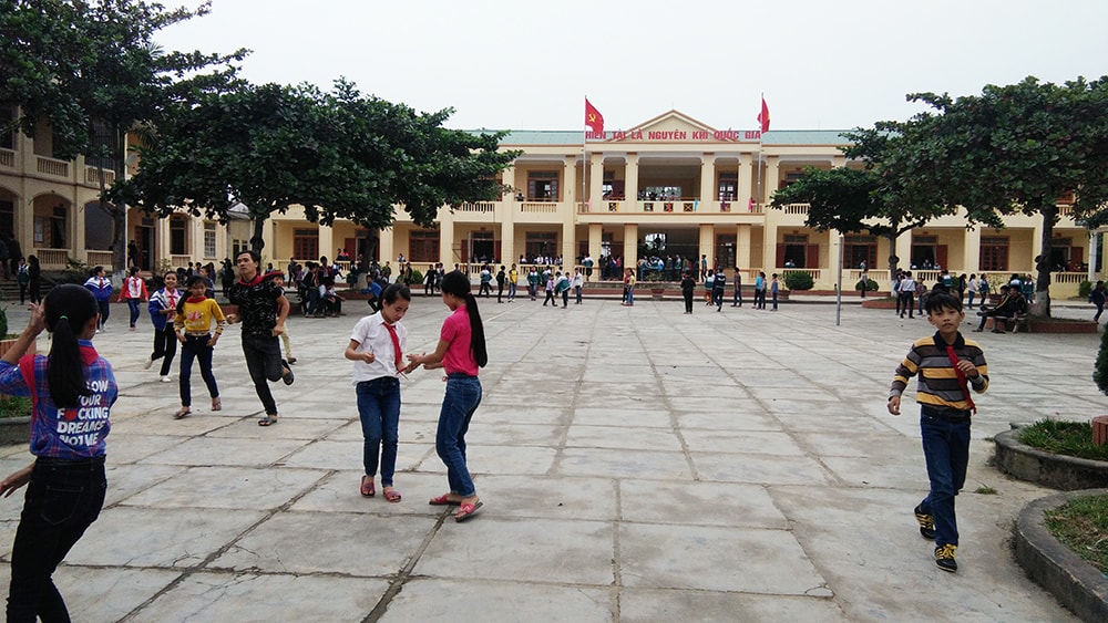 Hệ thống các trường học trên địa bàn xã đạt chuẩn quốc gia, ảnh Lương Mai