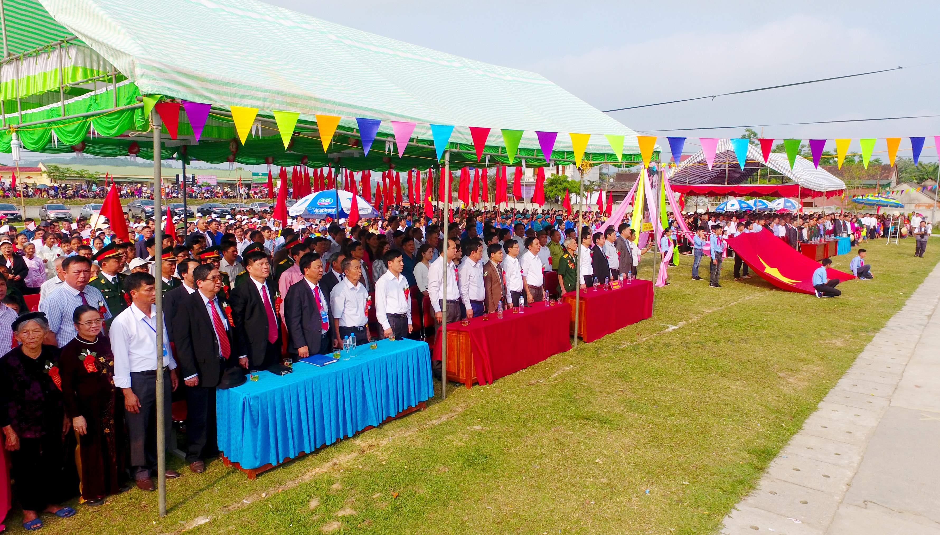 Toàn cảnh buổi lễ. Ảnh: Sách Nguyễn