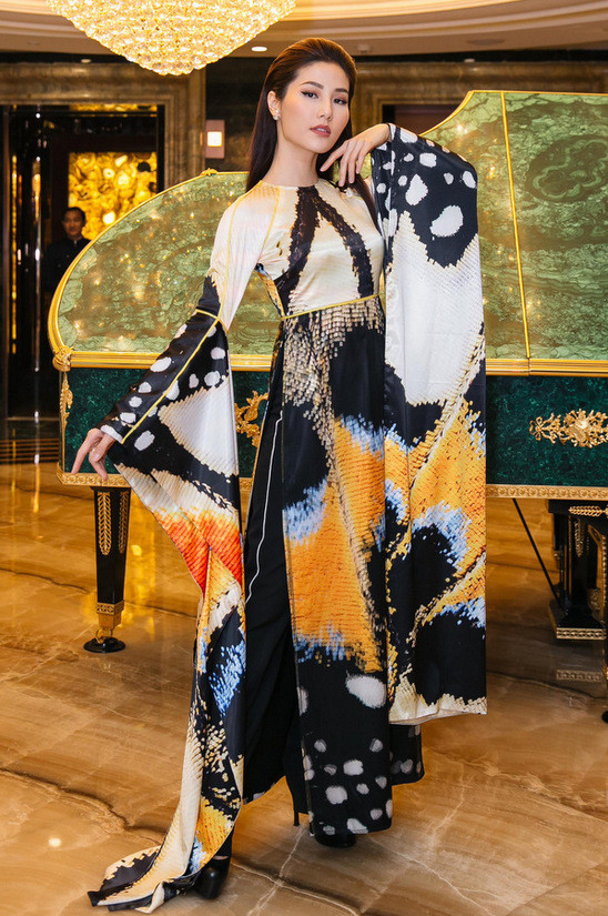 Hoa hậu Mỹ Linh, Diễm My 9x mặc áo dài cầu kỳ đi sự kiện