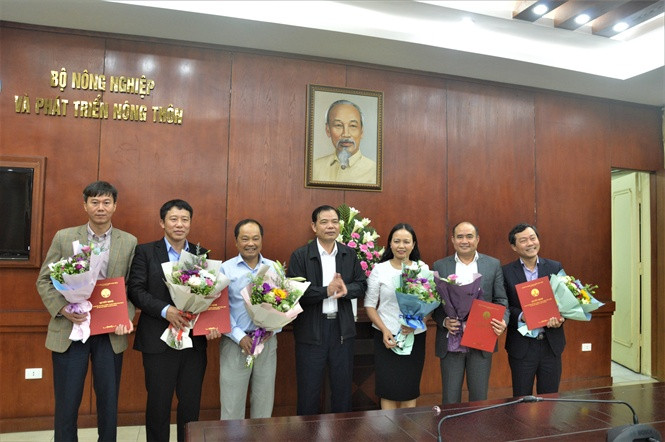 Bộ trưởng Nguyễn Xuân Cường đã trao quyết định bổ nhiệm cán bộ lãnh đạo của các cơ quan đơn vị thuộc Bộ.
