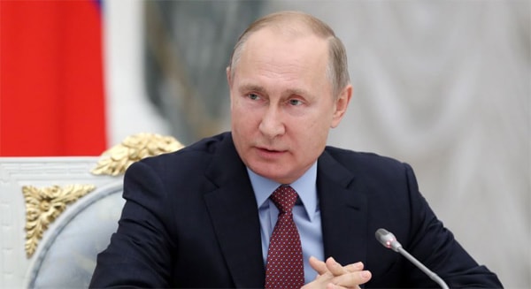  một cuộc gặp cấp cao giữa nhà lãnh đạo Kim Jong-un và Tổng thống Nga Vladimir Putin hoàn toàn có khả năng xảy ra. Là nhà lãnh đạo thân thiết với chính quyền Triều Tiên, ông Putin từng nỗ lực để thúc đẩy quan hệ song phương Nga - Triều bất chấp các lệnh trừng phạt quốc tế.  Nga và Triều Tiên gần đây đã ký một thỏa thuận hợp tác về nghiên cứu khoa học và trao đổi về việc xây cầu bắc qua biên giới. Truyền thông Nga đưa tin Ngoại trưởng Triều Tiên Ri Yong Ho dự kiến đến Moscow vào tháng tới.