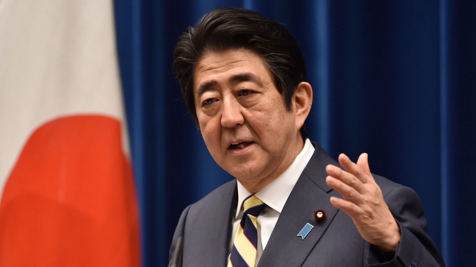 Ông Shinzo Abe được đang mong muốn tổ chức một hội nghị thượng đỉnh với Kim Jong-un. Ngoài vấn đề hạt nhân, Tokyo cũng muốn cùng Triều Tiên giải quyết các vấn đề liên quan tới số phận của các công dân Nhật Bản từng bị Bình Nhưỡng bắt cóc. Tuy nhiên, chi phí cho việc bình thường hóa quan hệ với Triều Tiên được cho là không nhỏ. Bình Nhưỡng có thể yêu cầu Nhật Bản bồi thường những thiệt hại do nước này gây ra trong thời gian chiếm đóng bán đảo Triều Tiên (1910-1945).