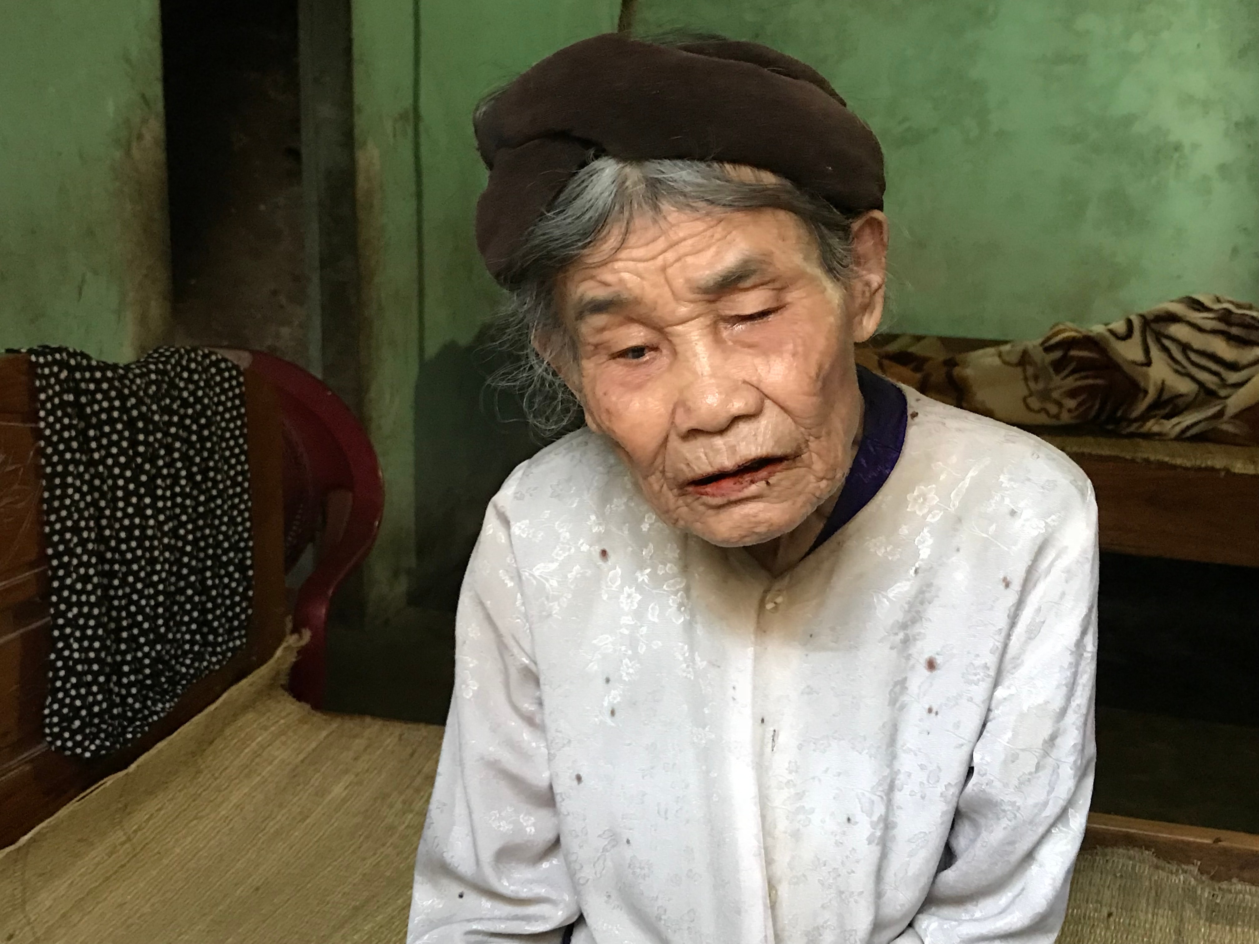 Cuộc đời cụ bà Nguyễn Thị Cứ là chuỗi ngày dài vất vả, toan lo cho 