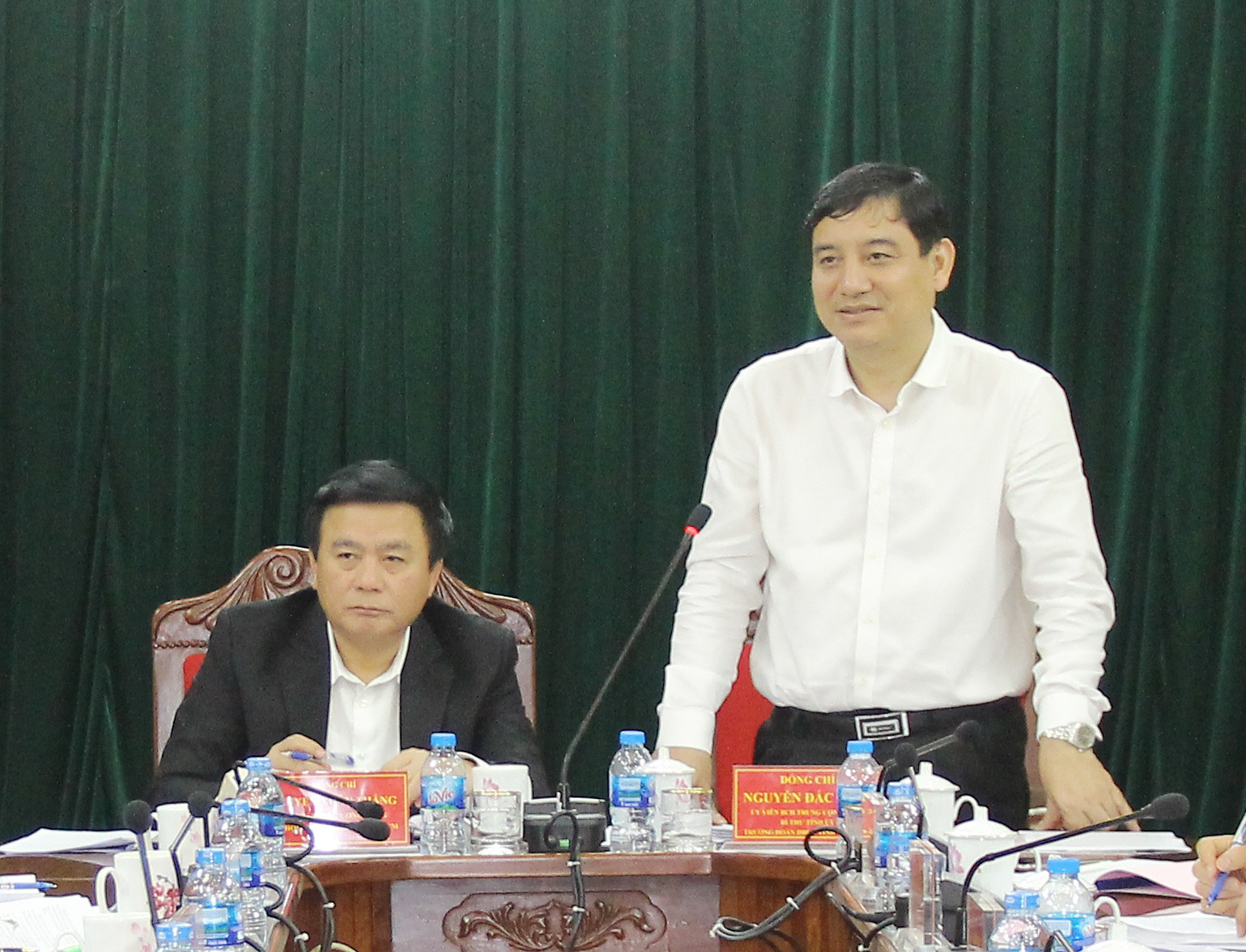 Bí thư Tỉnh ủy Nguyễn Đắc Vinh chỉ đạo tại hội nghị