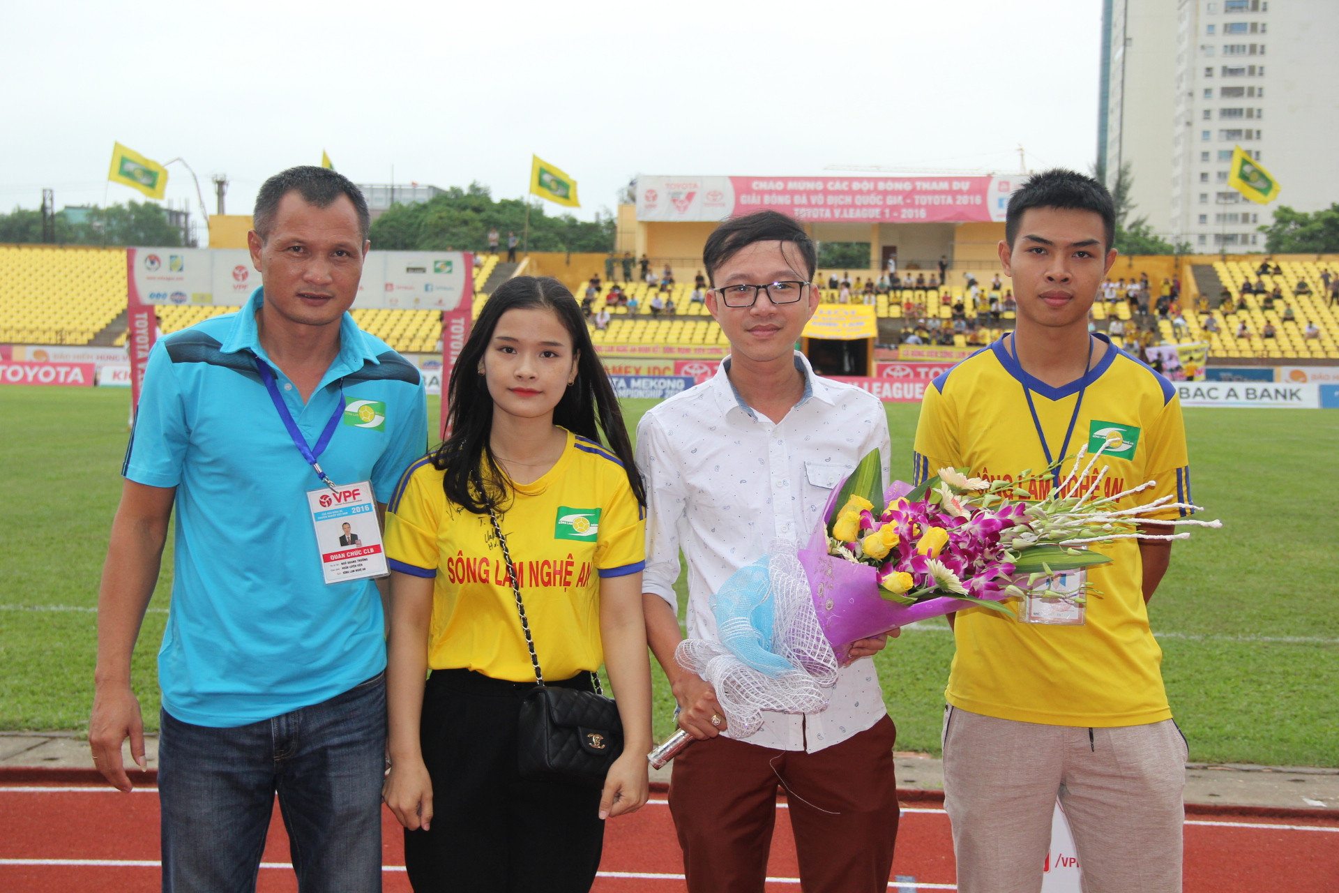 HLV Ngô Quang Trường trong thời gian dẫn dất SLNA. Ảnh: SLNA FC