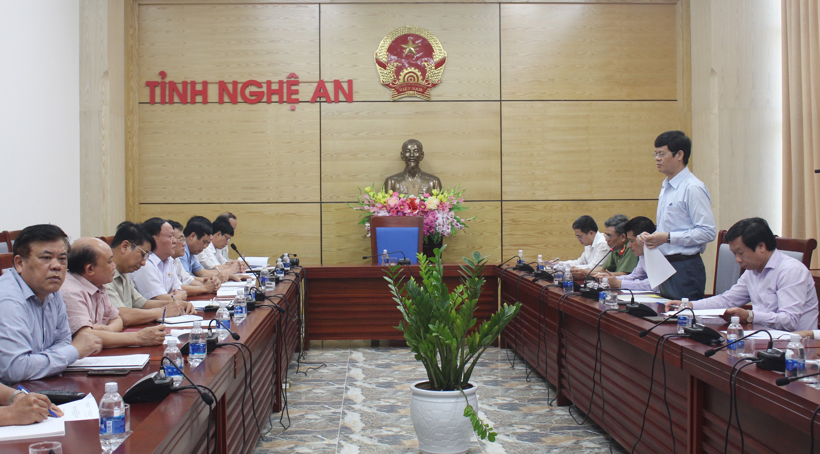 Quang cảnh cuộc làm việc. Ảnh: Phước Anh