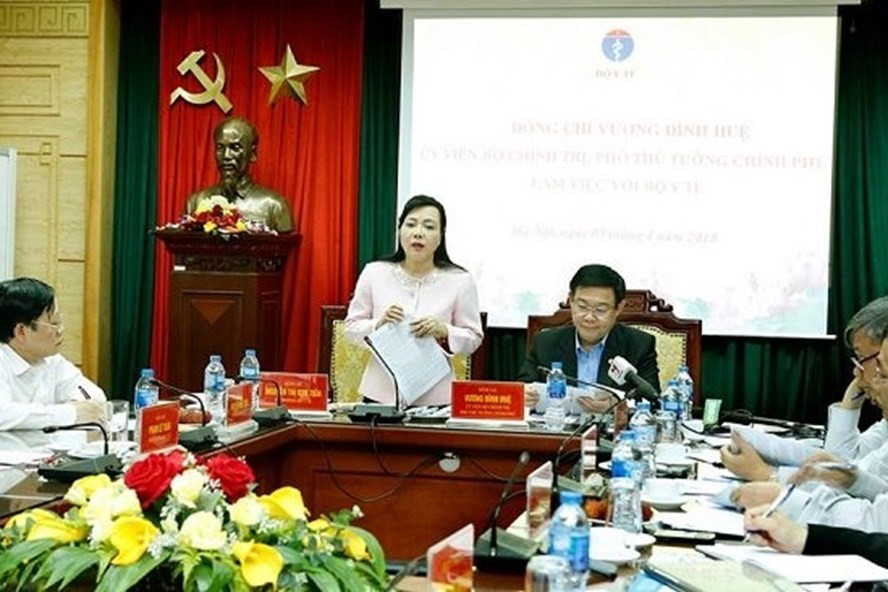 Thông tin sẽ giảm giá nhiều dịch vụ y tế được Bộ trưởng Y tế Nguyễn Thị Kim Tiến đưa ra tại cuộc họp liên ngành mới đây, với sự tham dự của Phó Thủ tướng Chính phủ Vương Đình Huệ.