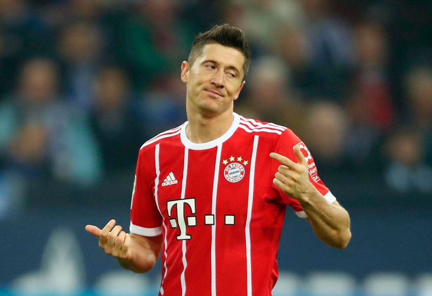 Lewandowski đang được nhiều CLB quan tâm.