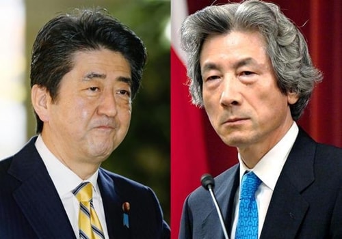 Thủ tướng Nhật Shinzo Abe (trái) và cự thủ tướng Junichiro Koizumi. Ảnh: Nuclearnews