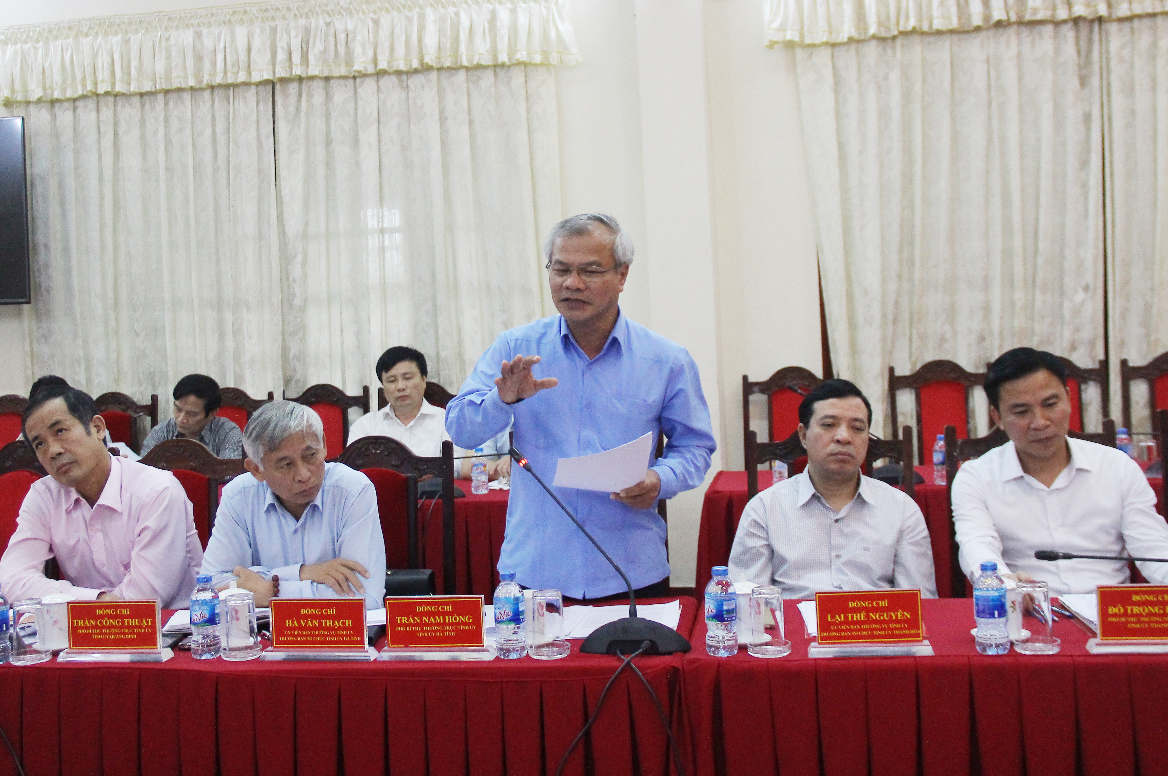 Đại diện lãnh đạo tỉnh Hà Tĩnh tham gia ý kiến tại hội nghị. Ảnh: Mai Hoa