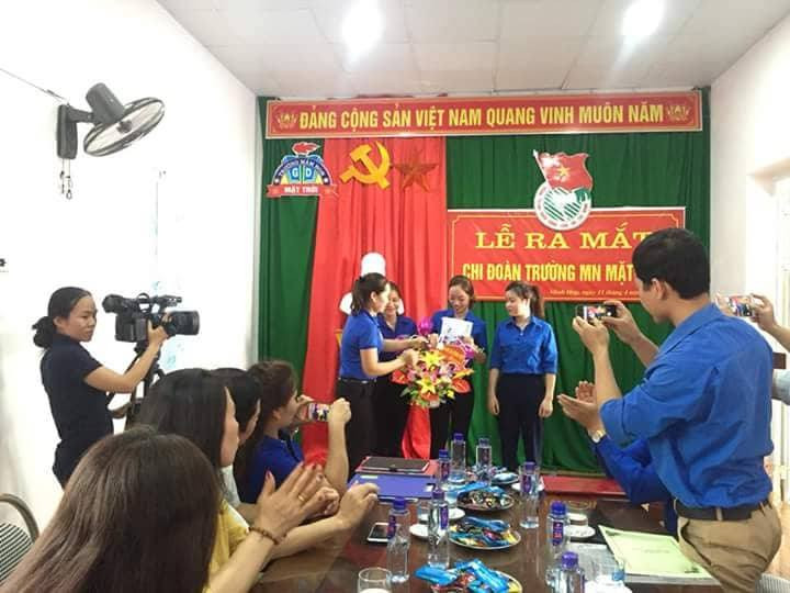 Dù đã chấm dứt hợp đồng lao động phóng viên Phan Thị Giang vẫn tham gia hoạt động chuyên môn cho Đài TT-TH Quỳ Hợp.