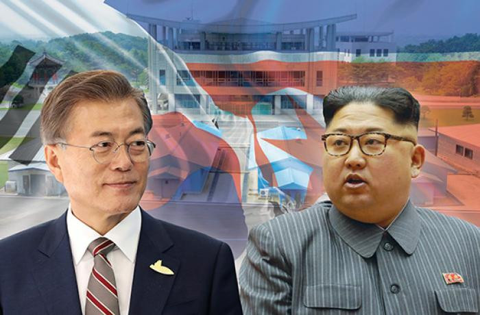 Tổng thống Hàn Quốc Moon Jae-in và lãnh đạo Triều Tiên Kim Jong-un. Ảnh: Asianews. 