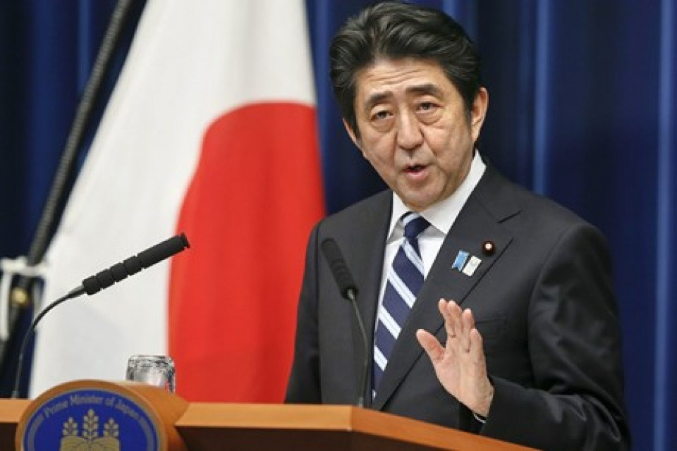 “Đây là một bước tiến. Tôi hoan nghênh động thái đó”, hãng tin Kyodo dẫn lời ông Abe nói sau khi Bình Nhưỡng thông báo rằng quyết định của ông Kim sẽ có hiệu lực ngay lập tức.  Dù ca ngợi nỗ lực ngưng phóng tên lửa của Triều Tiên, nhưng ông Abe khẳng định vẫn phải 