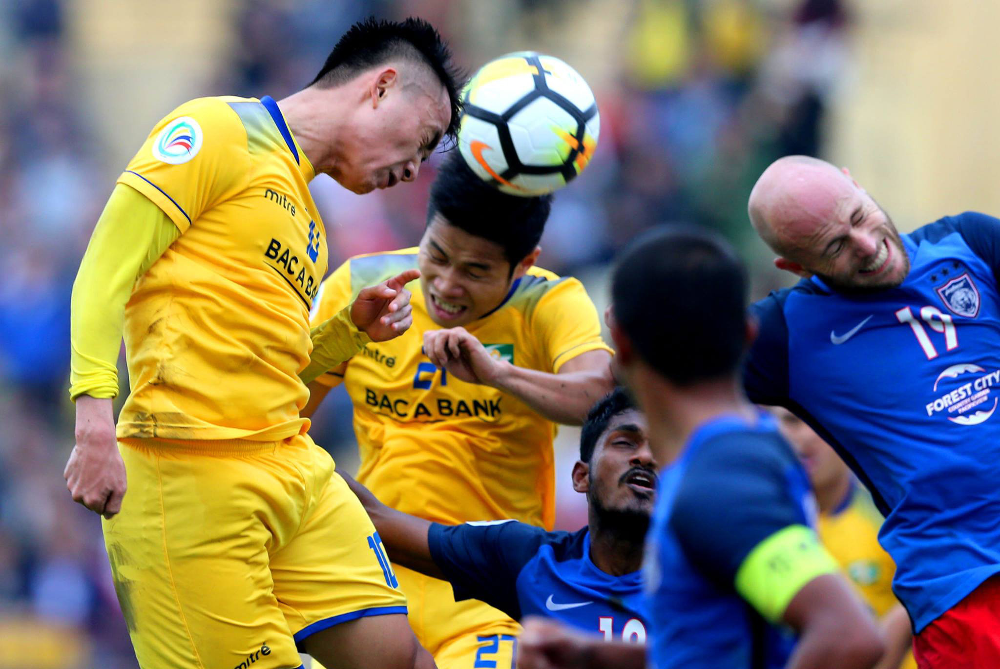 Trận lượt đi, SLNA giành chiến thắng 2 - 0 trước Johor. Ảnh: Quang Minh