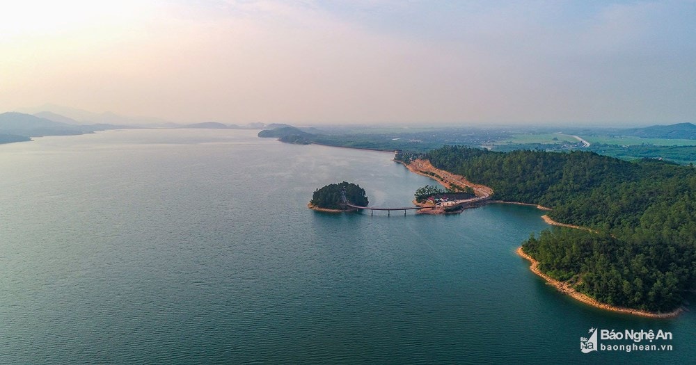 Hồ Kẻ Gỗ - Đại công trình thủy nông ở xứ Nghệ. Ảnh tư liệu