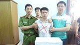 Bắt quả tang đối tượng giấu 20 bánh heroin trong cốp xe ô tô