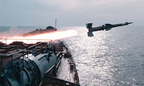 Tên lửa trong cuộc tập trận của Hạm đội Biển Đen. Ảnh: Tass.