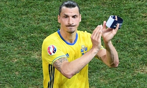 Ibrahimovic có 116 lần khoác áo tuyển Thụy Điển. Ảnh: Reuters.