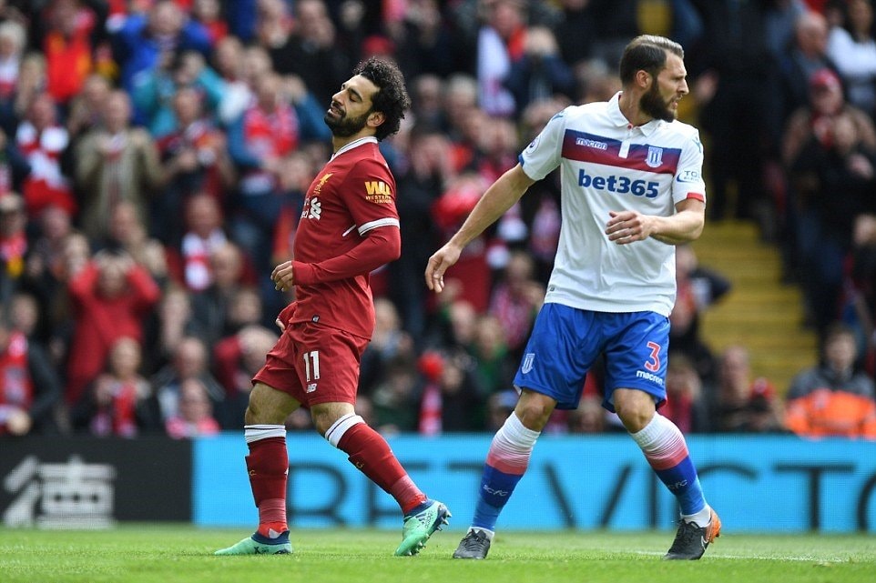 Nỗi thất vọng của Salah khi không thể ghi bàn trước Stoke City.