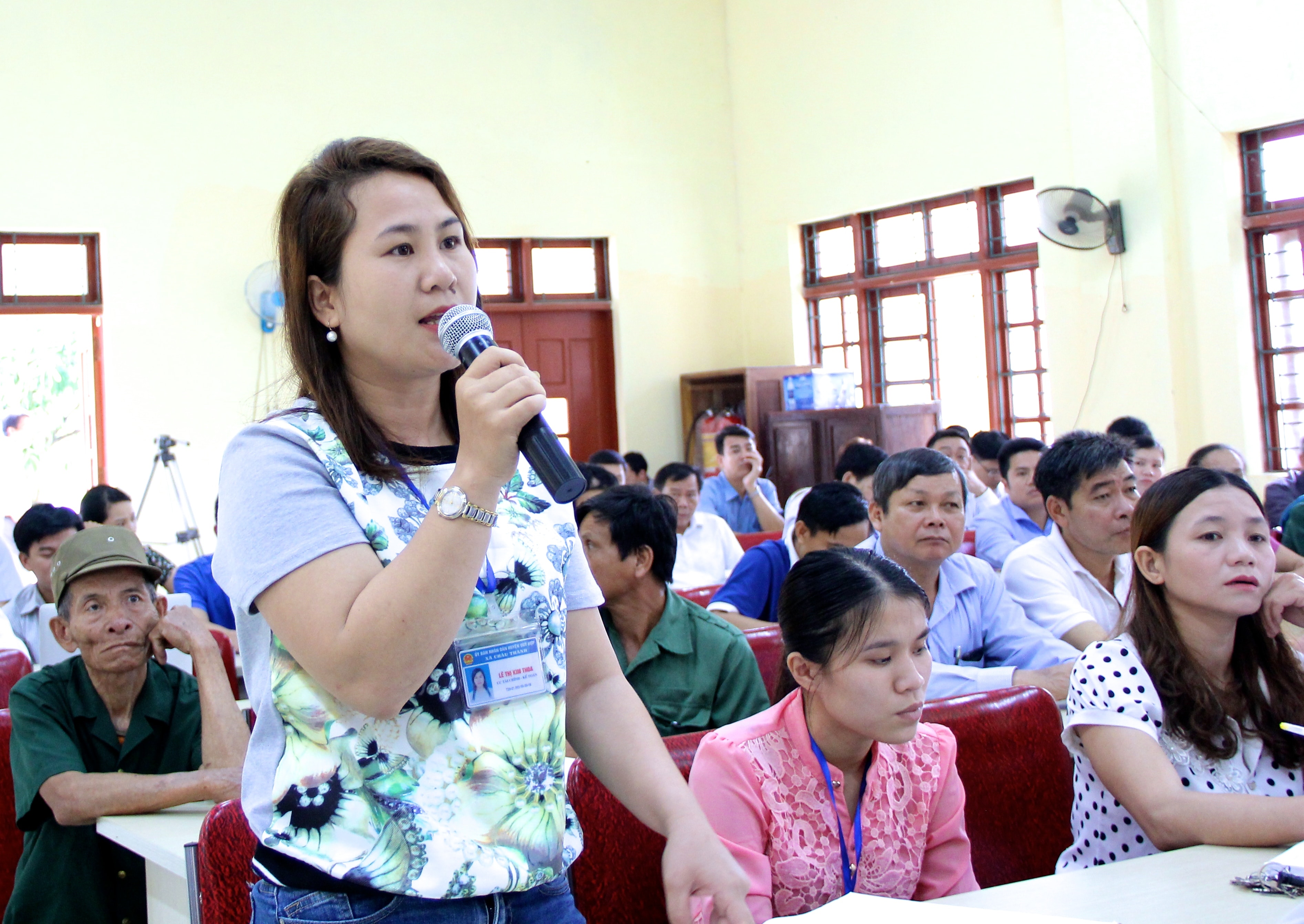 Hội nghị tiếp thu 6 lượt ý kiến đóng góp của cử tri. Ảnh: Mỹ Nga 