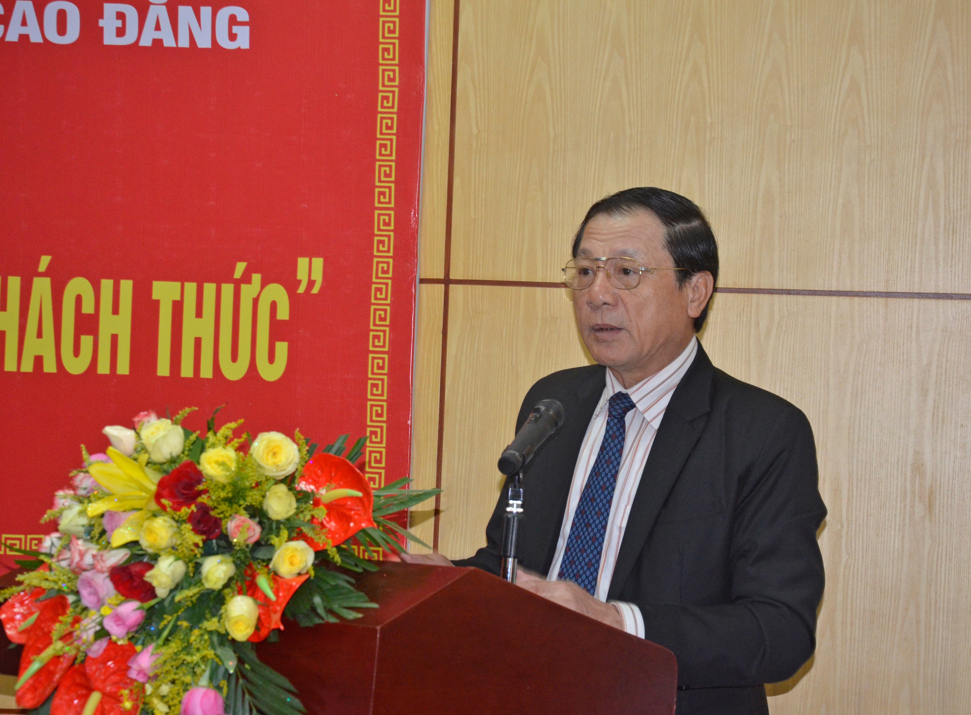 Phó Chủ tịch UBND tỉnh Lê Minh Thông phát biểu tại Hội thảo. Ảnh Thanh Lê