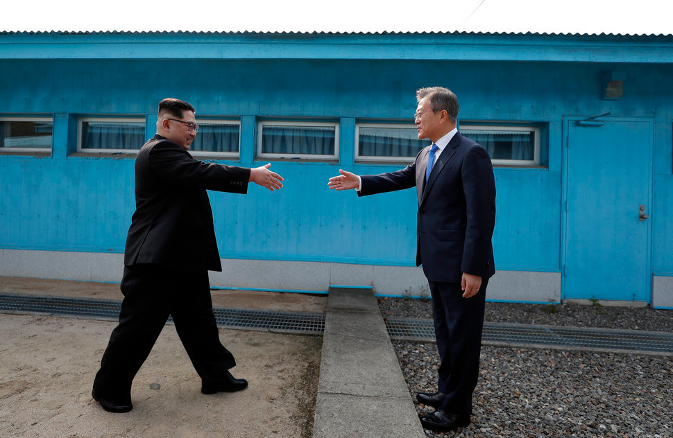 Hàn Quốc và Triều Tiên nhấn mạnh cam kết chung hướng tới “phi hạt nhân hóa toàn diện” bán đảo Triều Tiên. Ảnh: Getty