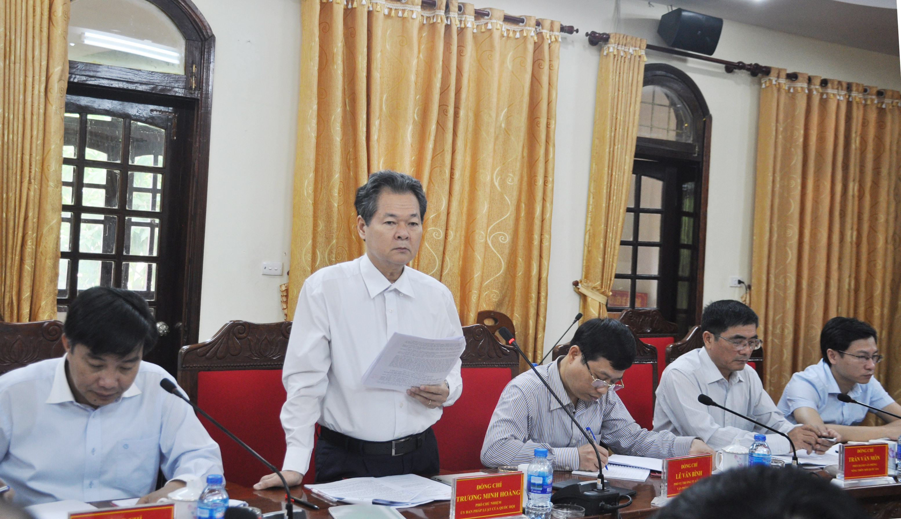 Đồng chí Trương Minh Hoàng – Phó chủ nhiệm Ủy ban Pháp luật của Quốc hội phát biểu. Ảnh: Thu Huyền