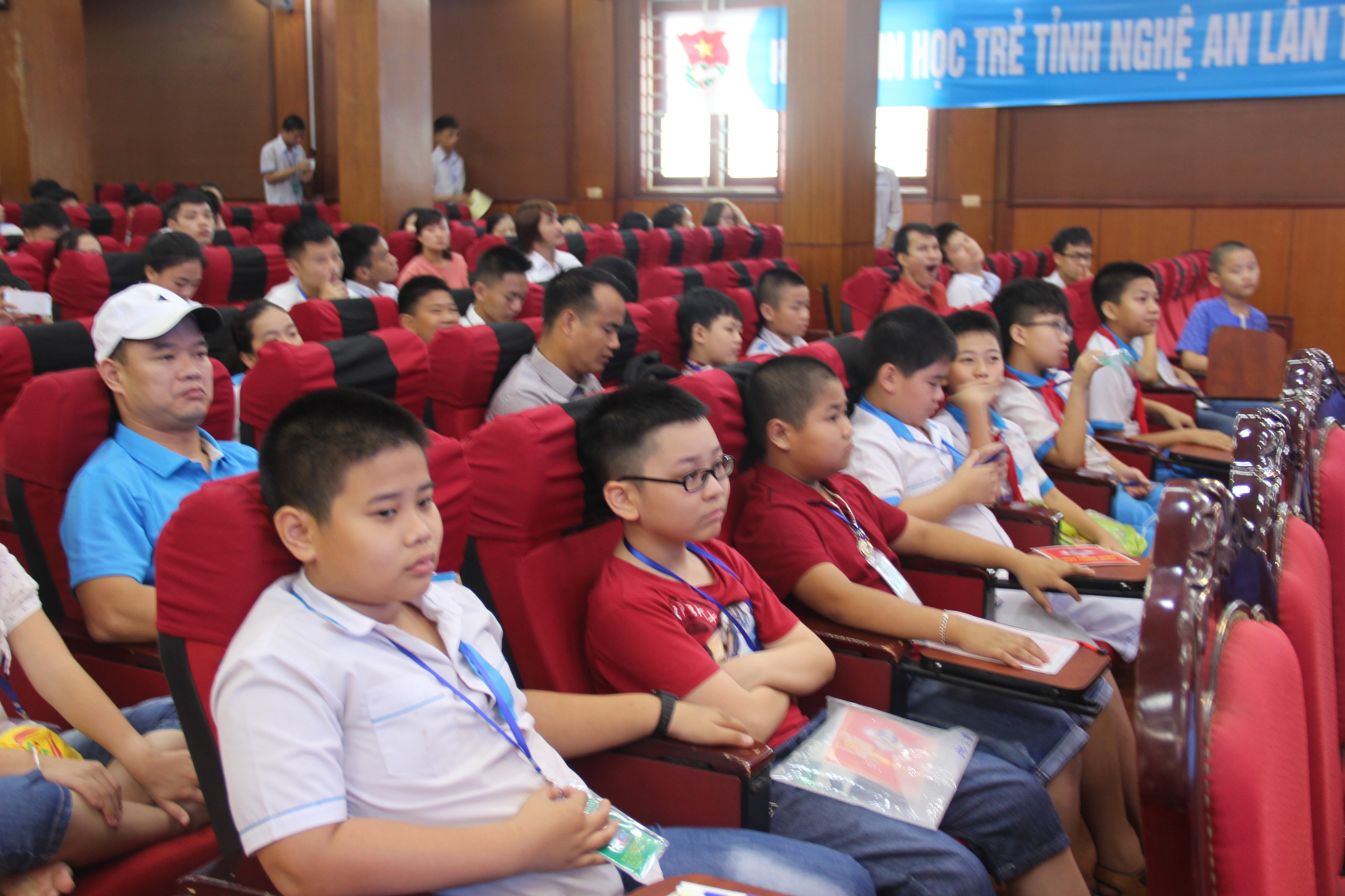 Hội thi thu hút sự tham gia của gần 300 học sinh các cấp học trên toàn tỉnh. Ảnh: Hoài Thu