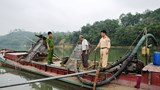 Bắt giữ 3 thuyền khai thác cát sạn trái phép trên sông Lam