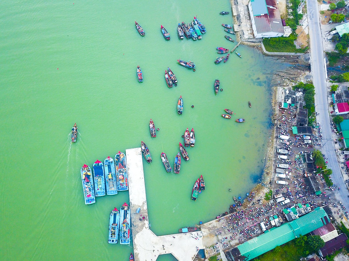 Cảng cá Cửa Hội. Ảnh: Trung Hà