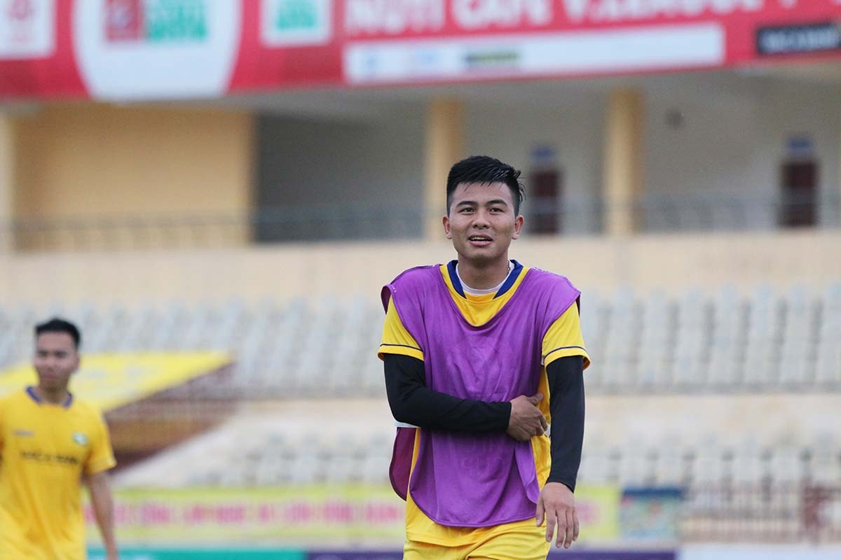 Phạm Mạnh Hùng và Võ Ngọc Toàn trở lại sau chấn thương. Ảnh: Trung Kiên