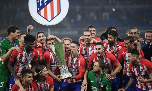 Torres giành danh hiệu đầu tiên với Atletico ngay trước thời điểm chia tay. Ảnh: Reuters