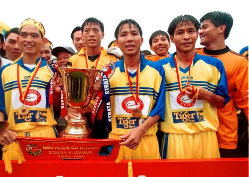 SLNA đoạt chức vô địch V.League 2001