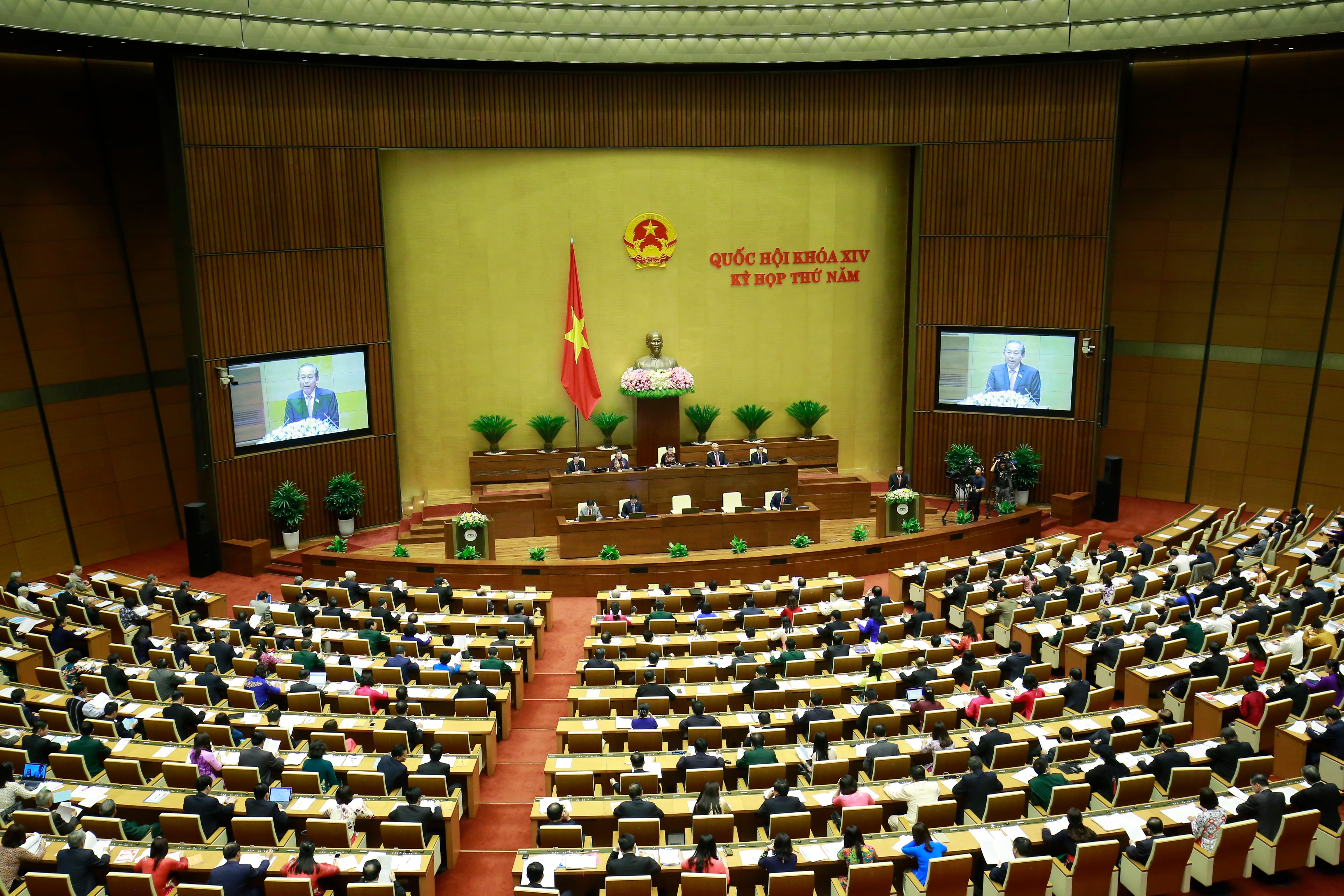 quang cảnh kỳ họp thứ năm Quốc hội khóa XIV.