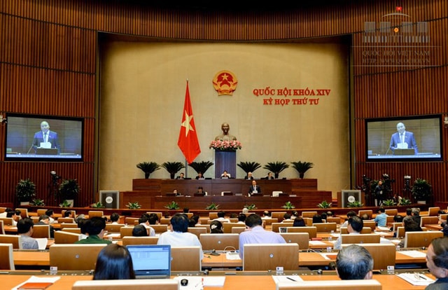Thủ tướng Nguyễn Xuân Phúc trả lời chất vấn tại kỳ họp thứ 4 cuối năm 2017 - Ảnh Quochoi.vn