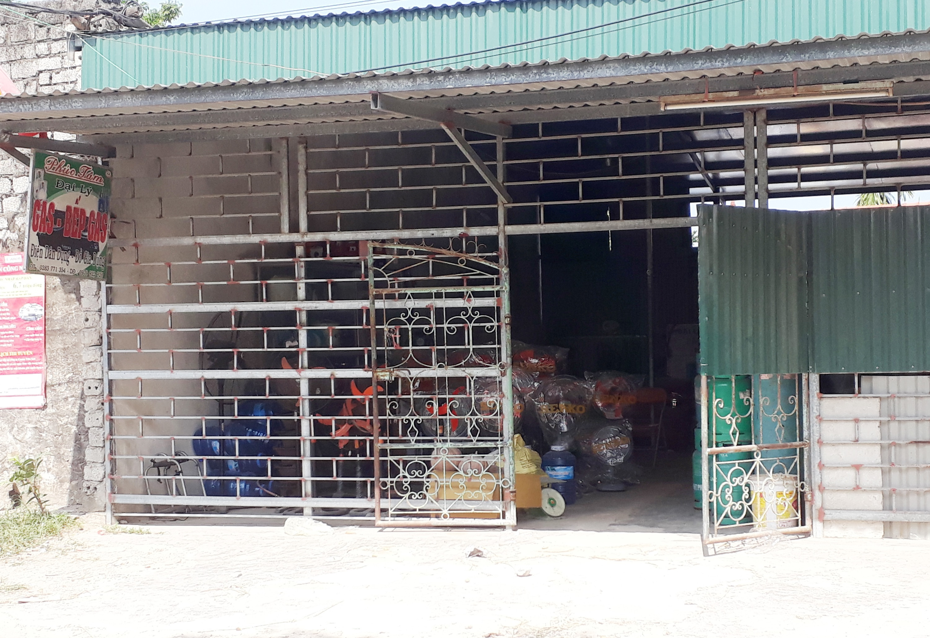 Cơ sở kinh doanh ga Phúc Tâm ở xóm 4, xã Quỳnh Hoa (Quỳnh Lưu) hiện chưa giấy phép hoạt động. Ảnh: Tân Bảo
