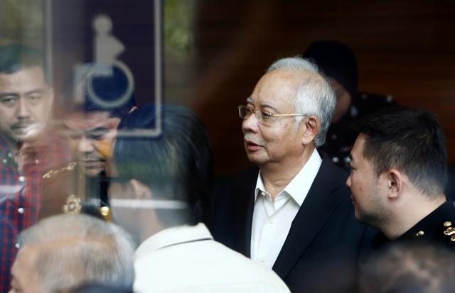 Malaysia thu giữ thêm hàng chục triệu đô tiền mặt của gia đình cựu thủ tướng - Ảnh 1.