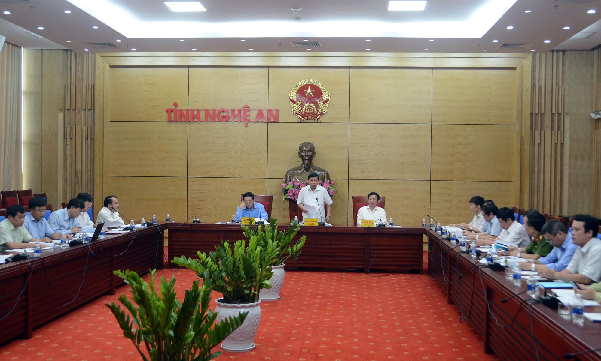 Cuộc họp có sự tham gia của các thành viên Ban chỉ đạo liên ngành VSATTP tỉnh Nghệ An và đại diện các địa phương trong tỉnh. Ảnh: Thành Chung