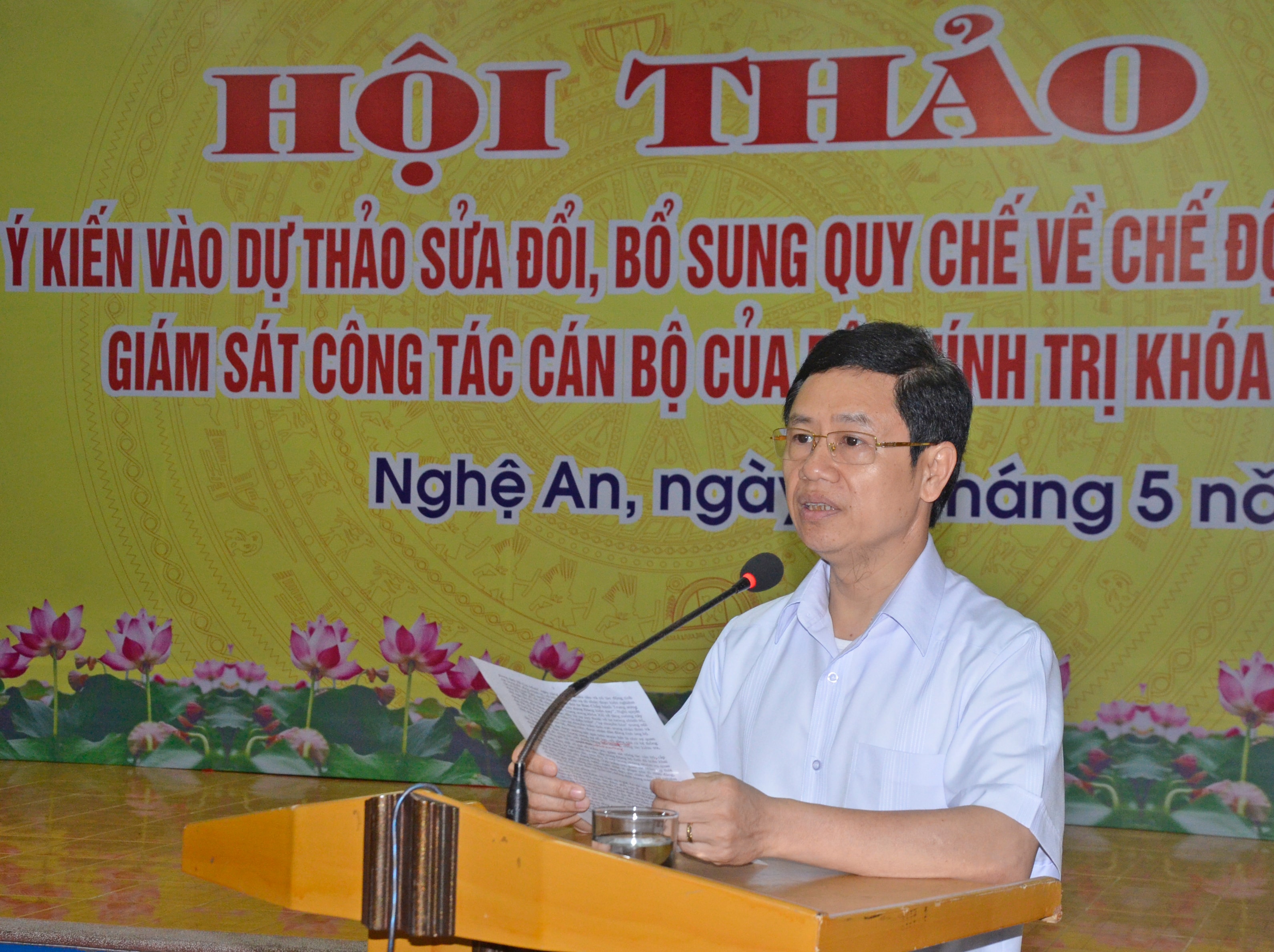 Phó Bí thư Thường trực Tỉnh ủy Nguyễn Xuân Sơn phát biểu chào mừng Hội thảo. Ảnh Thanh Lê